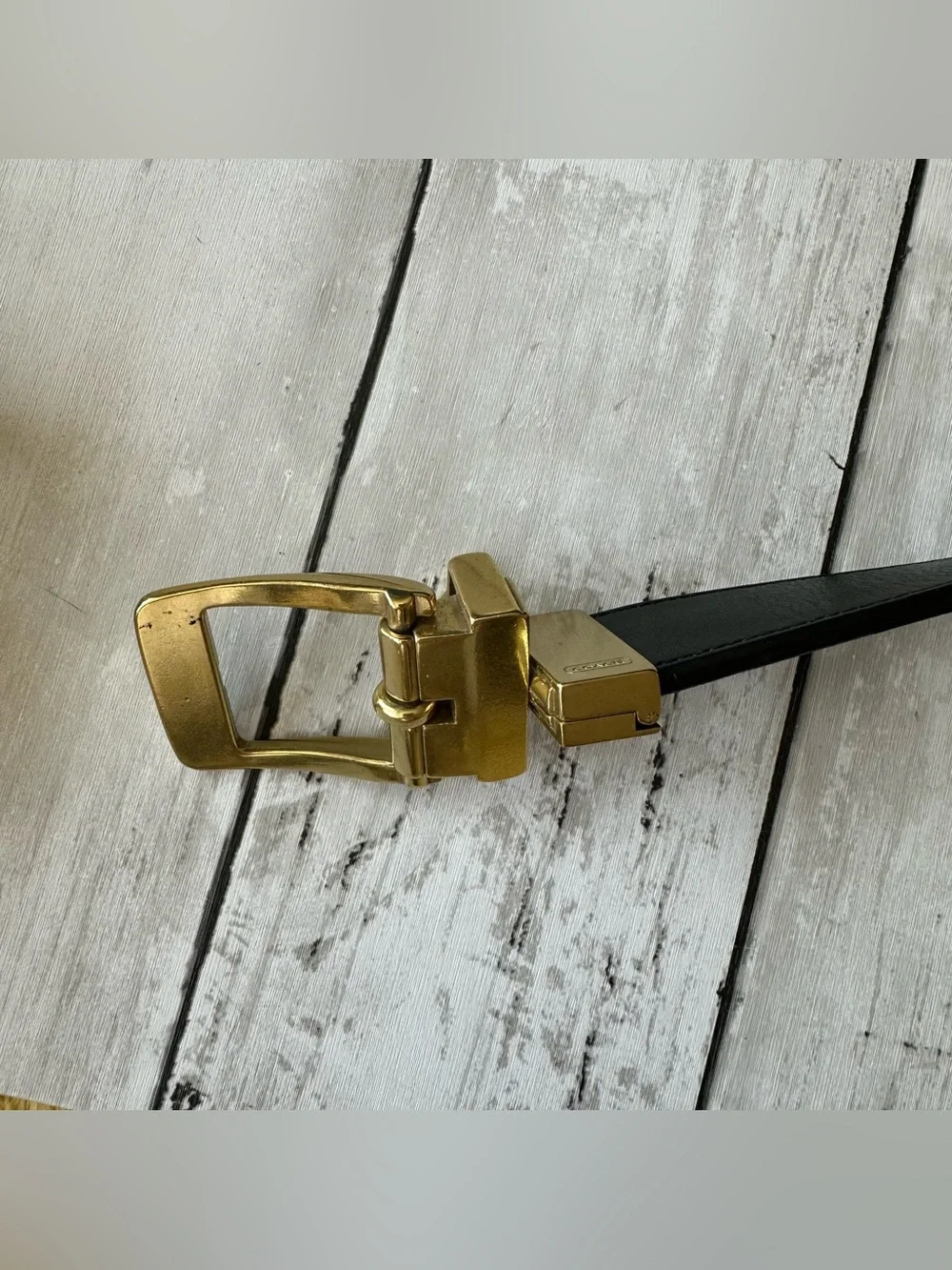 PREOWNED COACH MENS BLACK BROWN BELT WOTH GOLD TONE HARDWARE 44” Size